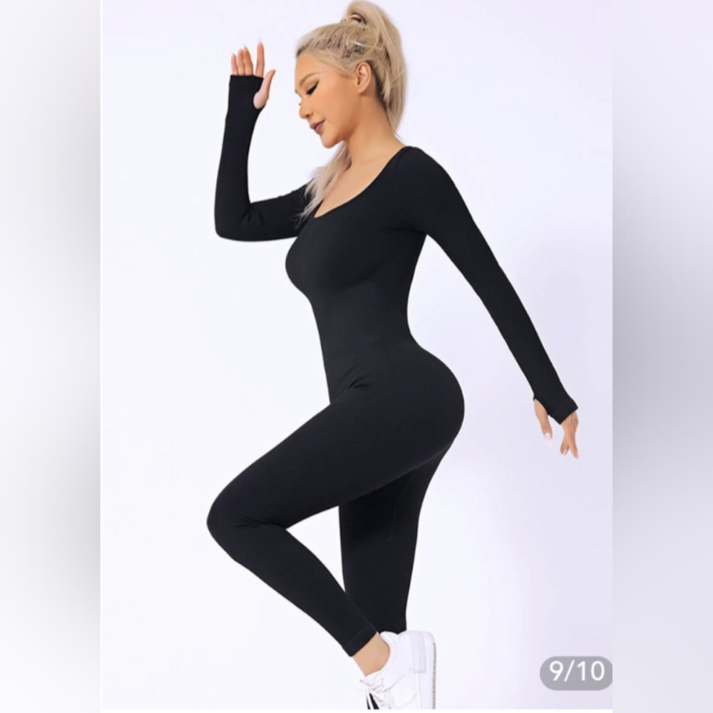 Black Solid Knit Bodysuit (Size M)